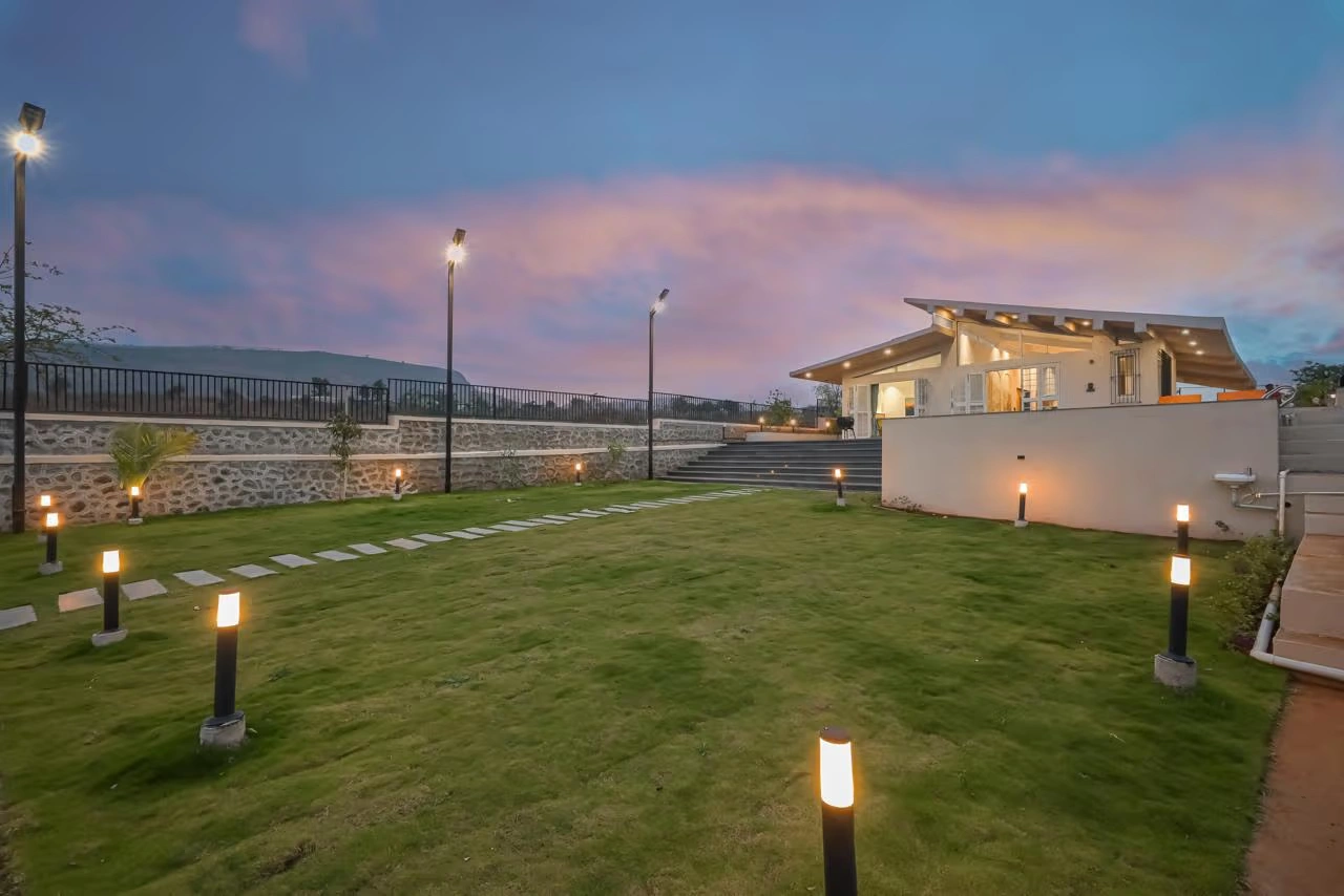 Aqua Lake Villa